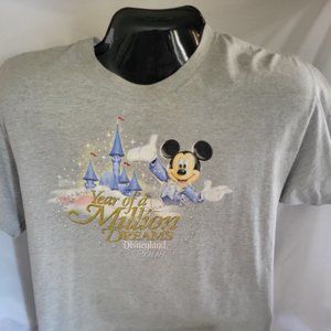 Disneyland Resort Vintage 2008 'Year of a Million Dreams' T-shirt (Size L)